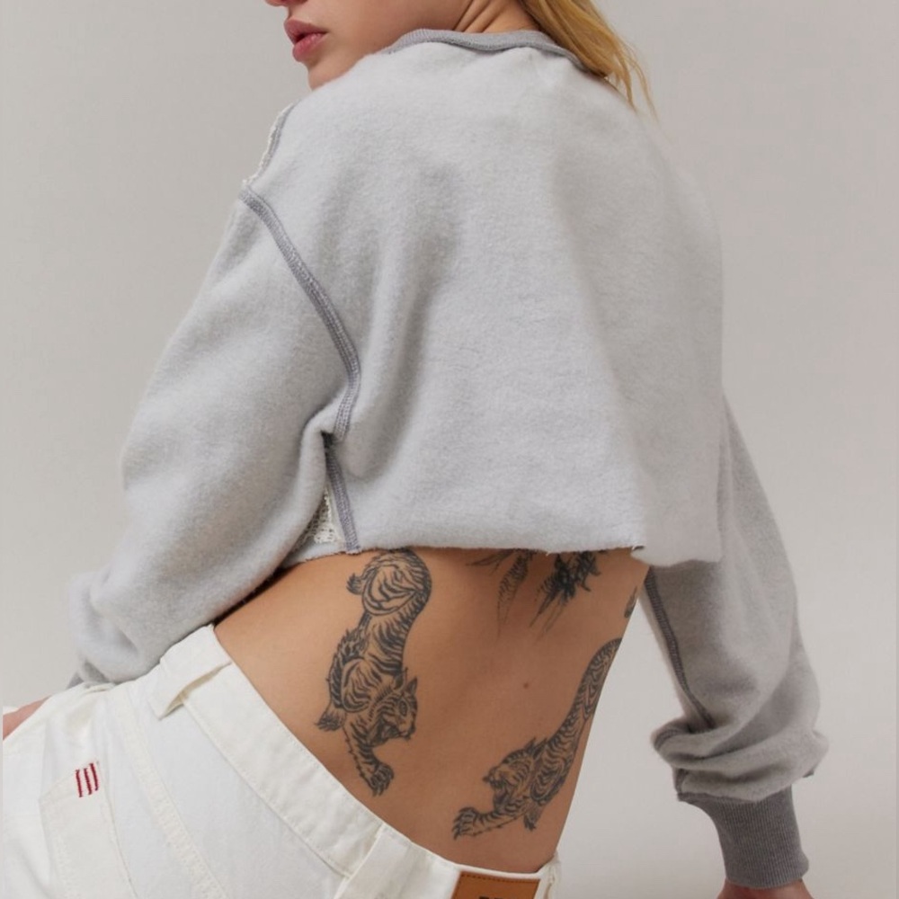 NWT BDG Doily Cropped Crew Neck Sweatshirt - Picture 2 of 6